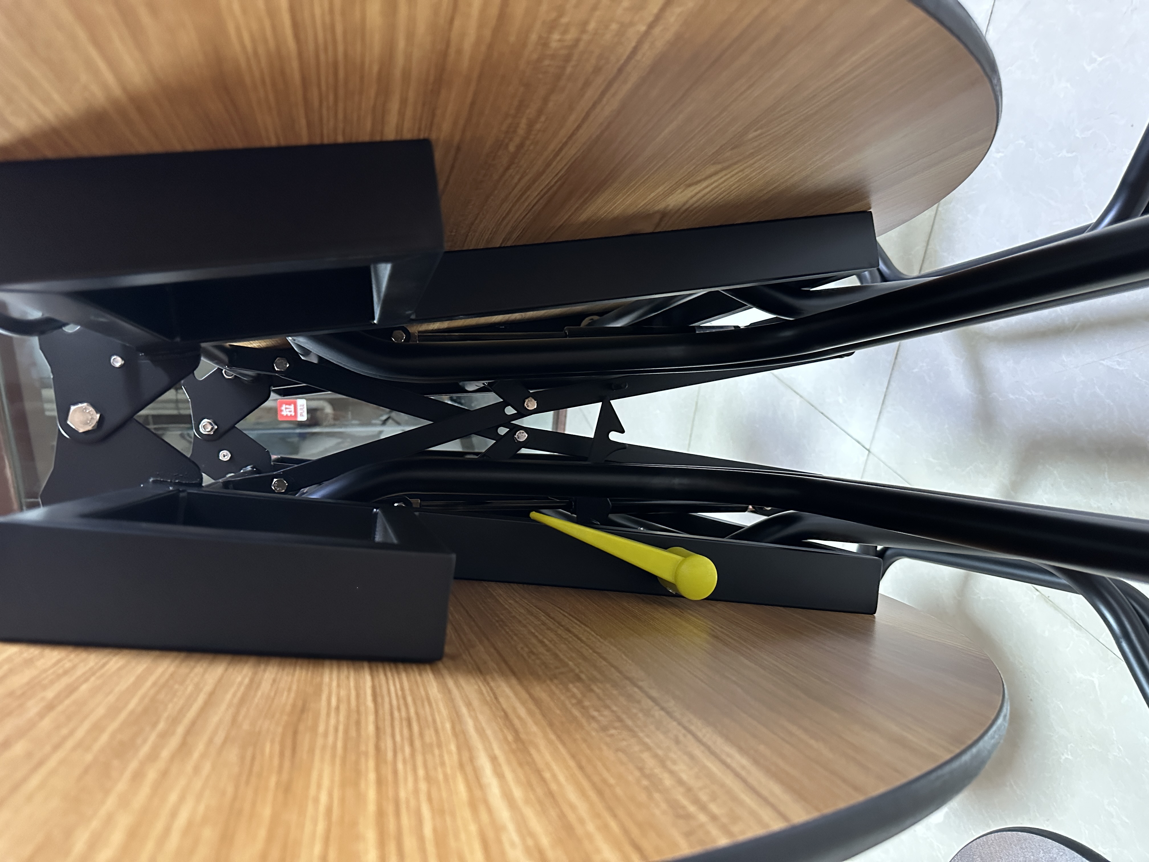 HZ-CF-08R — scissor fold mechanism with PULL safety release